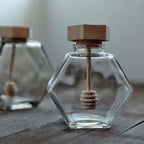 Meleira de Vidro Porta Mel com Colher e Tampa de Madeira - Loja Sem Barreiras